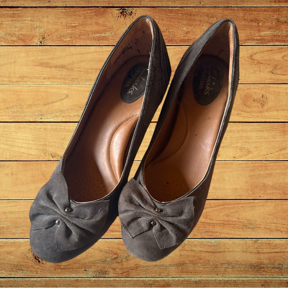 Clarks Artisan Heels 7.5 Grey-Brown Suede